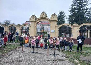 V programe Vianočných trhov vystúpili aj škôlkari – skupina Hviezdičky