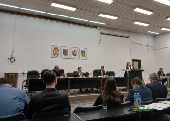 Zo schôdze lokálneho parlamentu v Petrovci: o práci VKP Komunalac hovorila riaditeľka Marína Sabová