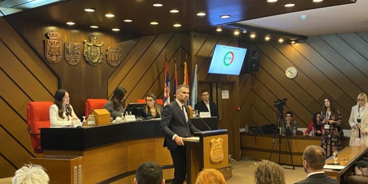 Primátor Žarko Mićin vyhlásil, že je Leonid ambasádorom Nového Sadu a Srbska