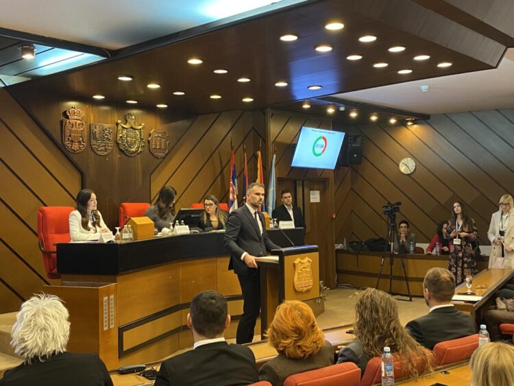 Primátor Žarko Mićin vyhlásil, že je Leonid ambasádorom Nového Sadu a Srbska