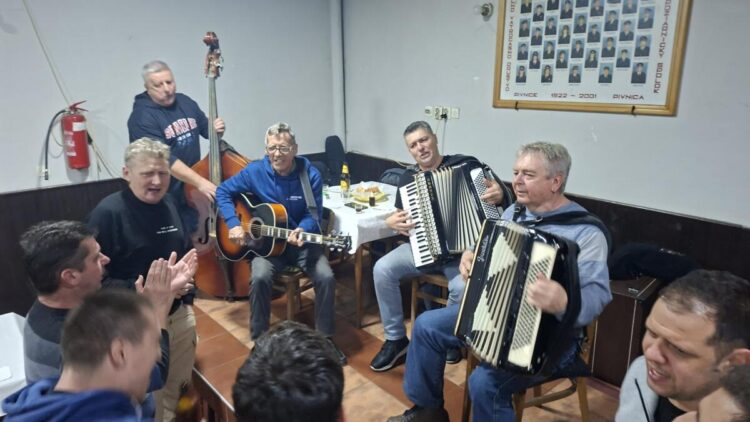 Špecifikom tohto podujatia, ktoré sa organizuje od roku 2015, je, že sa ho zúčastňujú výlučne muži