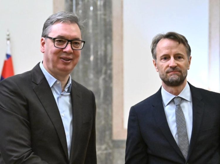 Foto: instagram.com/buducnostsrbijeav