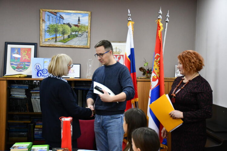 Spisovateľ pre deti Miroslav Gašpar bol tiež odmenený