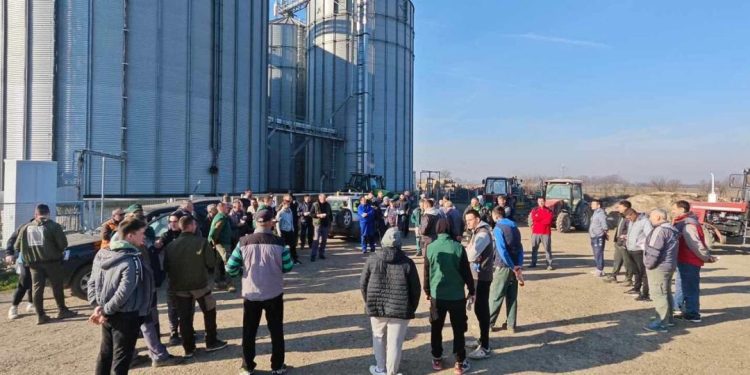 Hložianski poľnohospodári