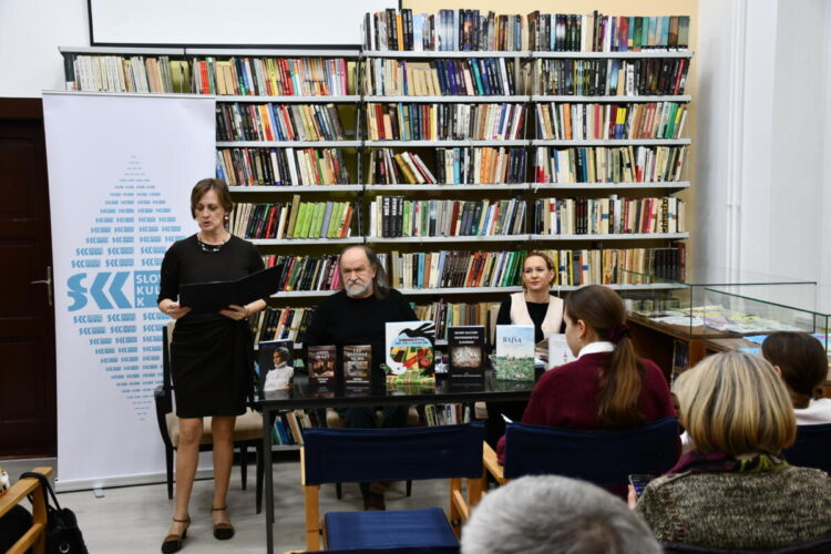 Zima s knihou po prvýkrát v petrovskej knižnici