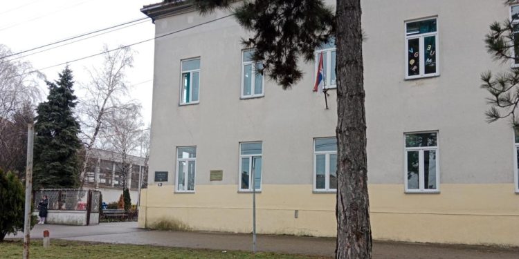 Budova ZŠ Boška Palkovljevića-Pinkiho pred rekonštrukciou