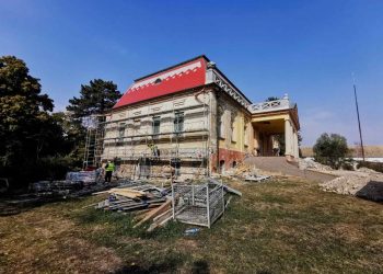 Aktuálne sa od septembra 2025 opravuje interiér budovy