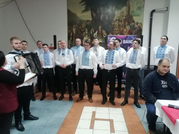 Mužská spevácka skupina Kultúrneho centra Aradáč