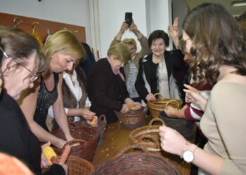 Vlani Kukuričné hody spestrila aj zábavná súťaž v mrvení kukurice