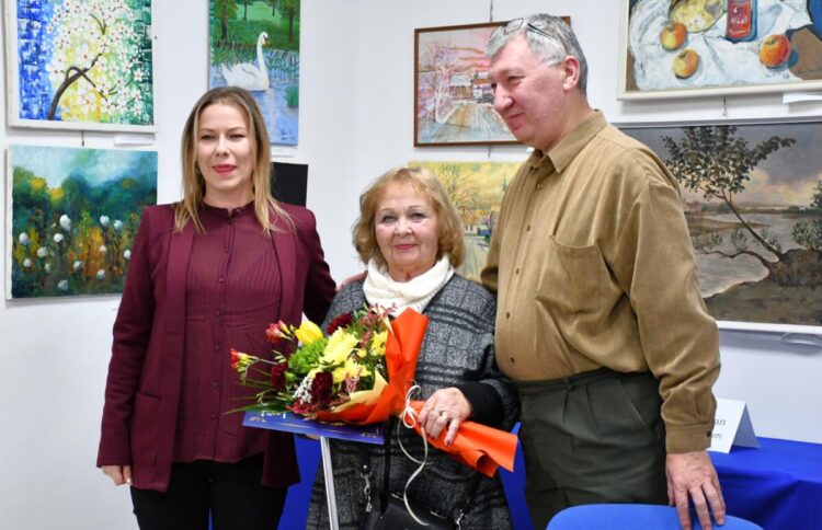 Plaketa za 10-ročnú činnosť pre Annu Babiakovú