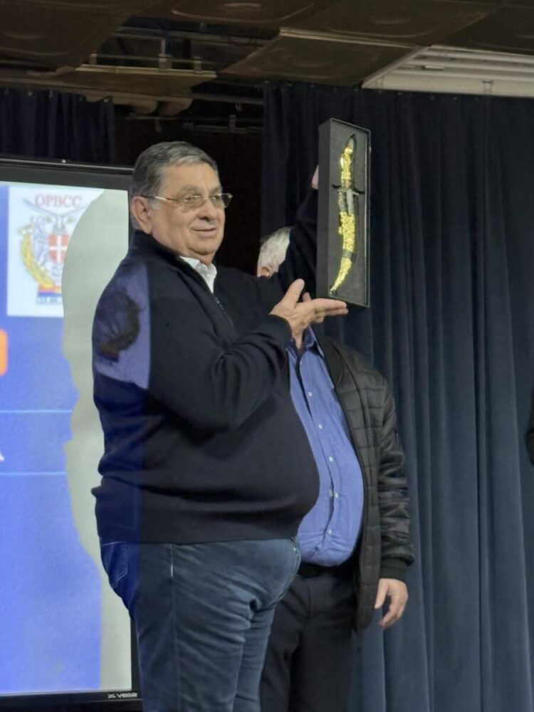 Predsedovi Radinovićovi odovzdali ku Dňu štátnosti jatagan Miloša Obrenovića