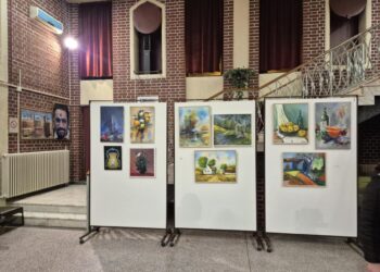 Vystavené práce v aule staropazovskej divadelnej sály