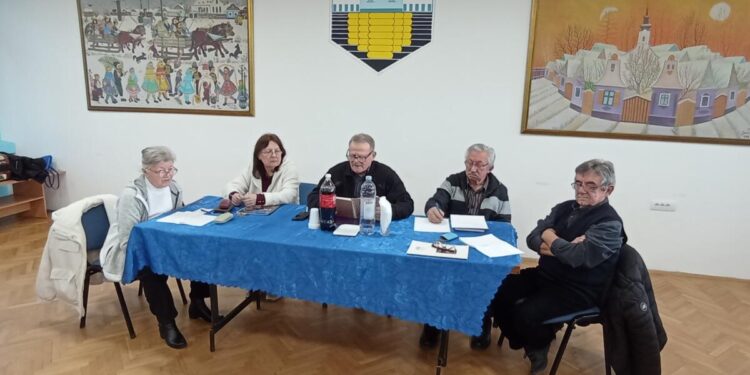 Záber zo zasadnutia Miestnej organizácie penzistov v Kovačici