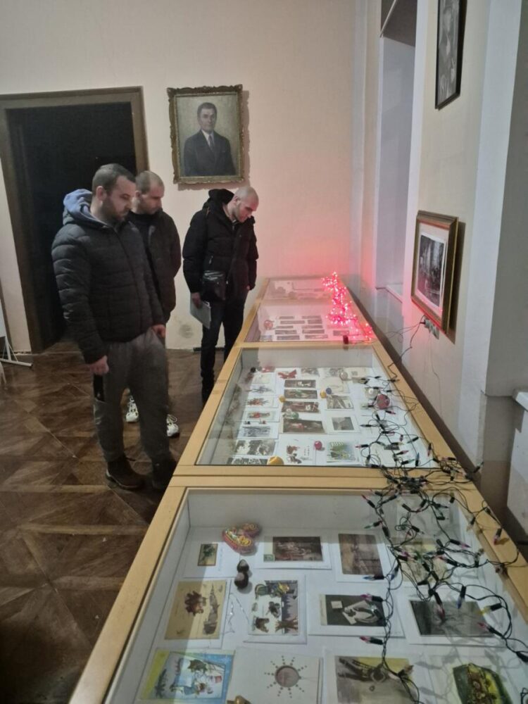 Výstava starých vianočných a novoročných gratulačných lístkov