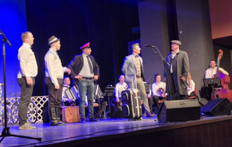 Humoristické scénky rozosmiali početné obecenstvo