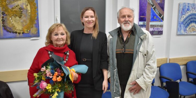 Maliarka Anna Babiaková a predsedníčkou ZPVU Ivanou Struhárovou a s manželom Jánom