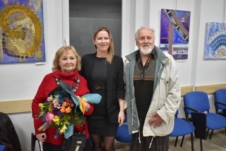 Maliarka Anna Babiaková a predsedníčkou ZPVU Ivanou Struhárovou a s manželom Jánom