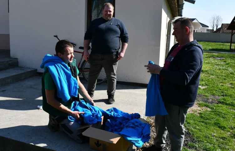 Pre účastníkov pripravili aj tričká