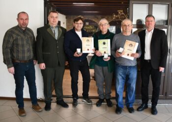 Vedenie medailami odmenilo troch lovcov