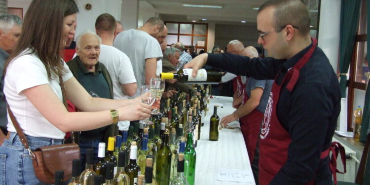 Z degustácie vína počas Veľkej noci v Kulpíne  