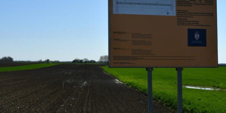 Začiatok výstavby nových ciest označený tabuľou