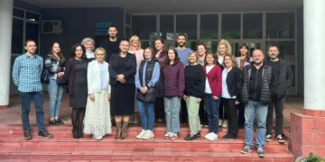 Spoločná fotografia účastníkov seminára a školiteliek (Foto: z archívu školy)