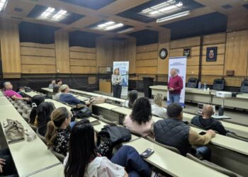 Zorica Kešeljová a Igor Jurić v úvodnej časti prednášky