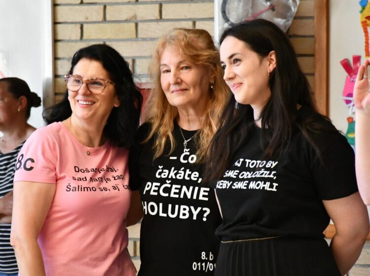 Spoločná fotografia triednych profesoriek