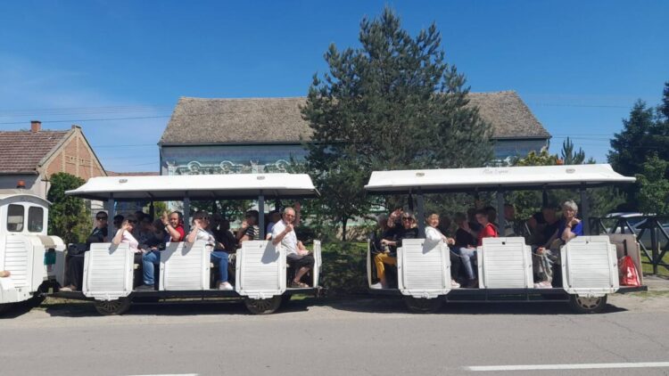 Vo vláčiku po Kysáči (foto: z archívu SSzB)