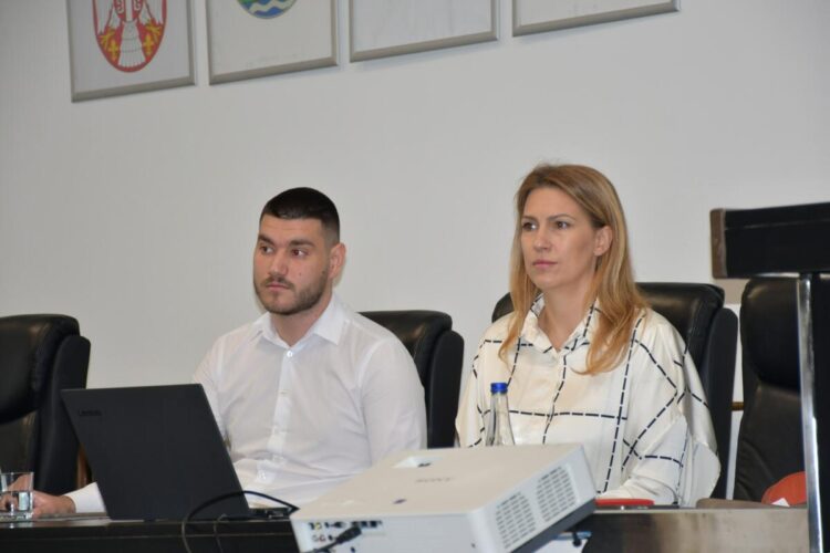 Školitelia z Belehradu