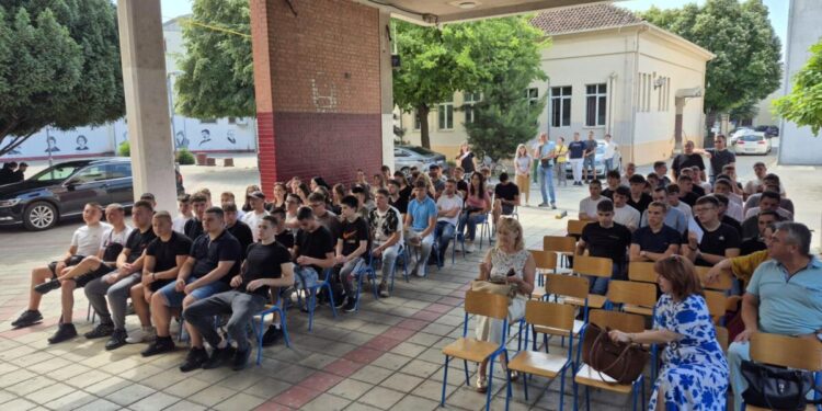 Maturanti Technickej školy v Starej Pazove