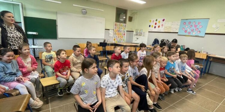 Budúci prváci na návšteve v škole (foto: z archívu školy)