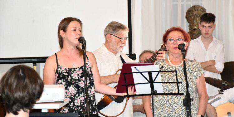 Z rodinného štúdia – Ivana, Michal a Anna