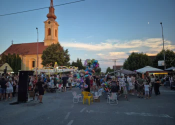 Kolotoče a pouliční predajcovia v okolí Chrámu svätého Iliju Proroka v Starej Pazove nebudú chýbať ani tento rok