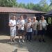 V konkurencii seniorov hosť z Kovačice Žarko Vladić (v strede) s víťazným pohárom (Foto: z archívu ŠK Kulpín)