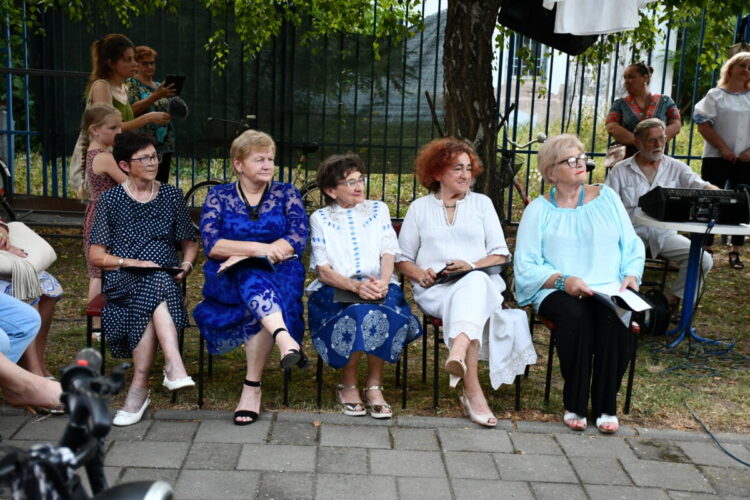 Spolkárky, ktoré predniesli verše