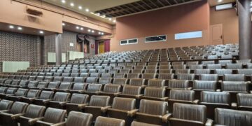 Divadelná sála v Starej Pazove, kde sa premietajú filmy