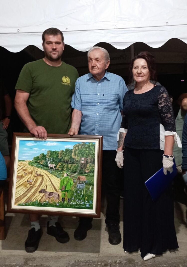 Padinskí maliari darovali obraz k výročiu LS Zajac