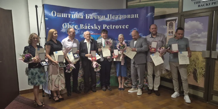 Vlaňajší odmenení vzácnymi oceneniami na zasadnutí NRSNM