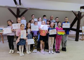 Spoločná fotografia účastníkov dielne Maľovanie čistého srdca