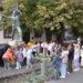 Žiaci položili kytice kvetov k pamätníku a minútou ticha si uctili pamiatku padlých bojovníkov