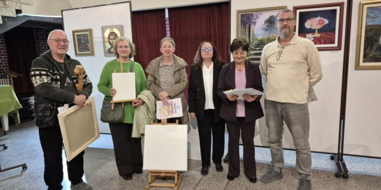 Odmenení autori a organizátori obecnej prehliadky výtvarnej tvorby